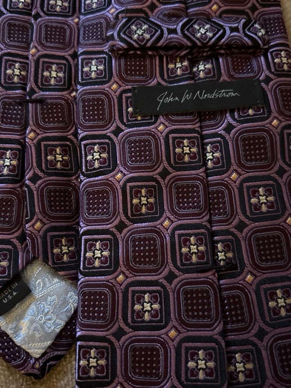 John W. Nordstrom Men's Plum and Gold Geometric Silk Tie